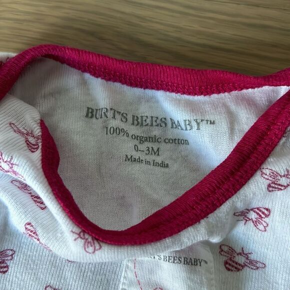 Burt’s bees bee print onesie 0-3M - Picture 3 of 3